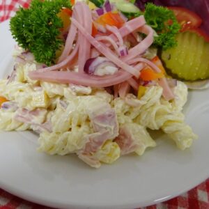 Pastasalat m/skinke
